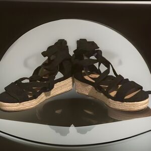 TORRID WOMEN’S SIZE 7.5 WW STRAPPY FLATFORM SANDAL‎ - FAUX SUEDE BLACK